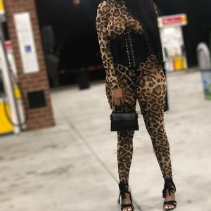 Leopard one piece jumpsuit. 🐆